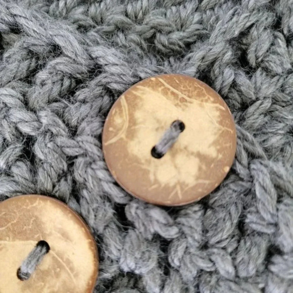 Chunky Knit Handmade Scarf Womens One Size Three Buttons‎ Dark Gray Unisex - Picture 2 of 5